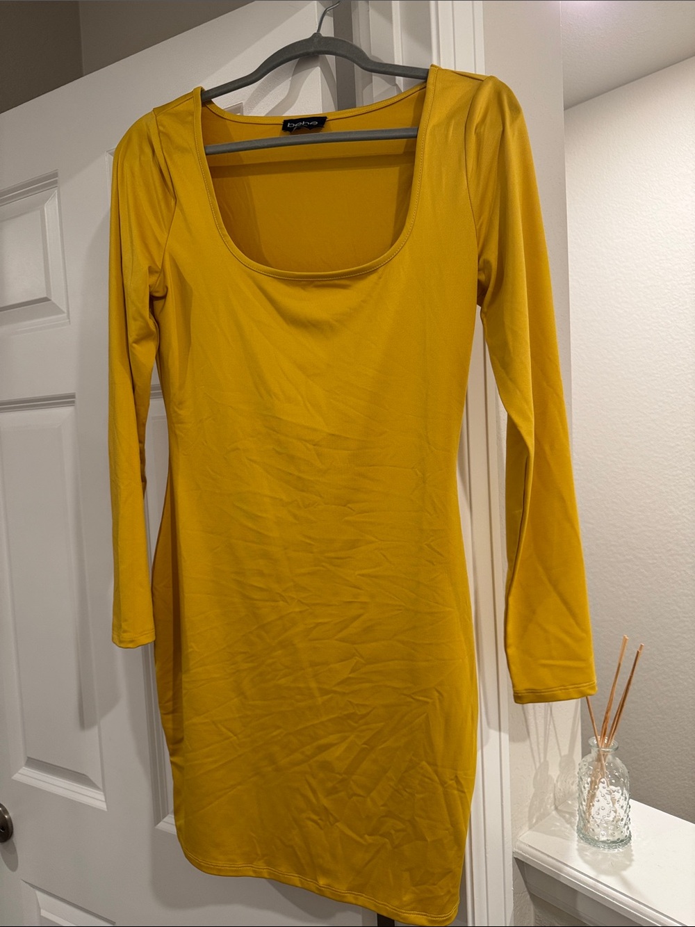 NWOT bebe Stretchy Mustard Yellow Long Sleeve Scoop Neck Dress